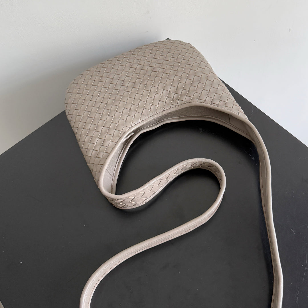 BOTTEGA VENETA 25S VENETO BAG 27 IN WARM TAUPE CALFSKIN SILVER HARDWARE