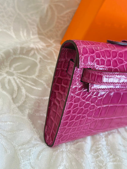 KELLY CUT 31 IN MAGENTA PURPLE SHINNY ALLIGATOR LEATHER WITH SILVER HARDWARE (MADE-TO-ODER)