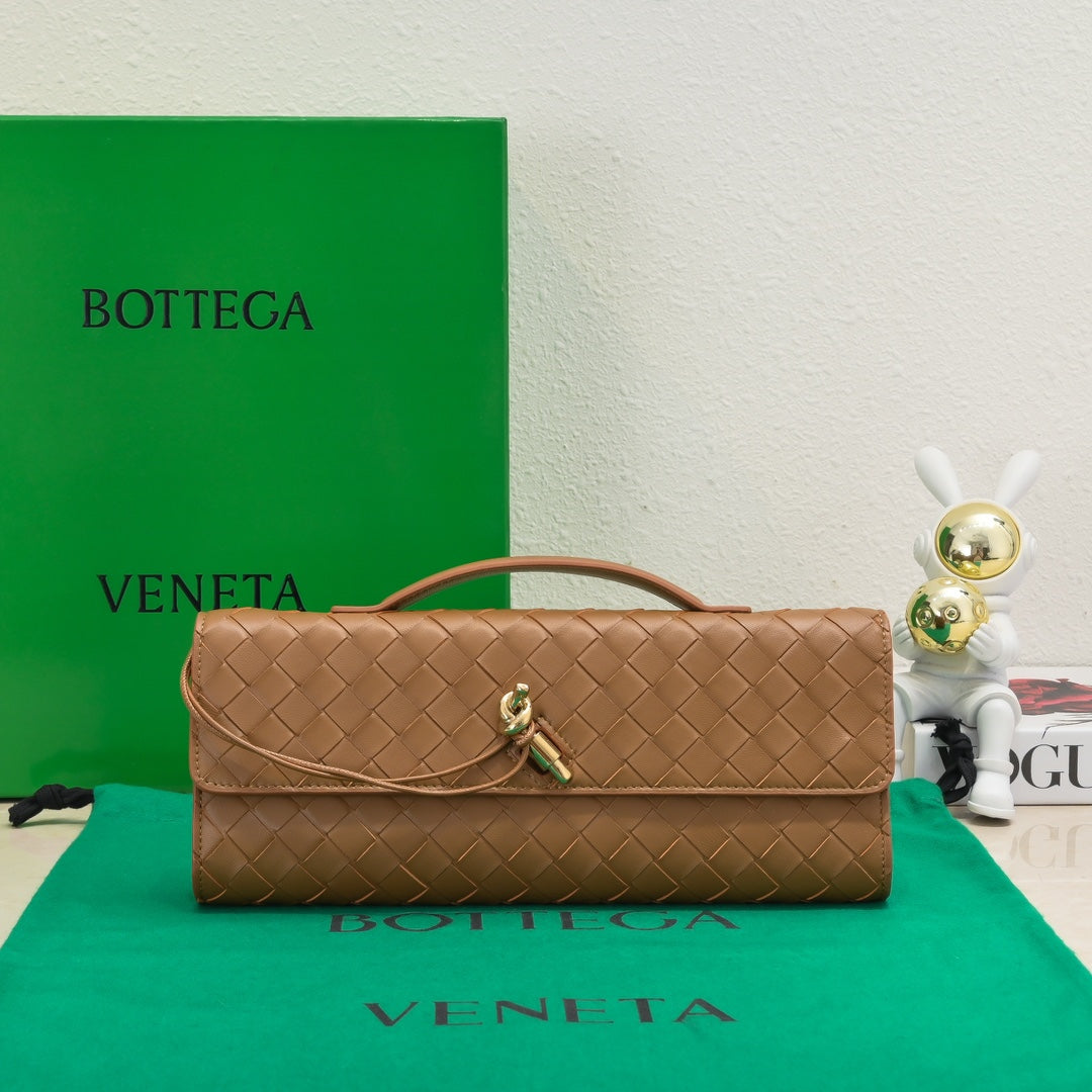 BV Long Clutch Andiamo 31 Tan Leather Ghw