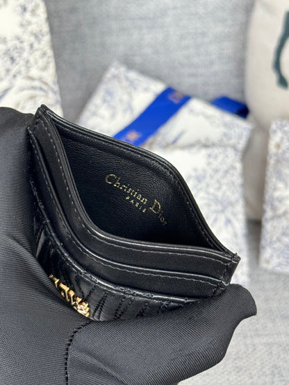 FREESIA CARD HOLDER 10 IN BLACK QUILTED ALLOVER CALFSKIN