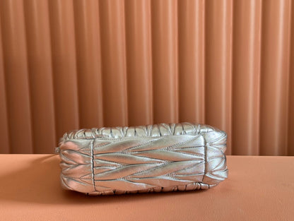 WANDER MATELASSÉ HANDBAG 23 IN SILVER PATENT LAMBSKIN