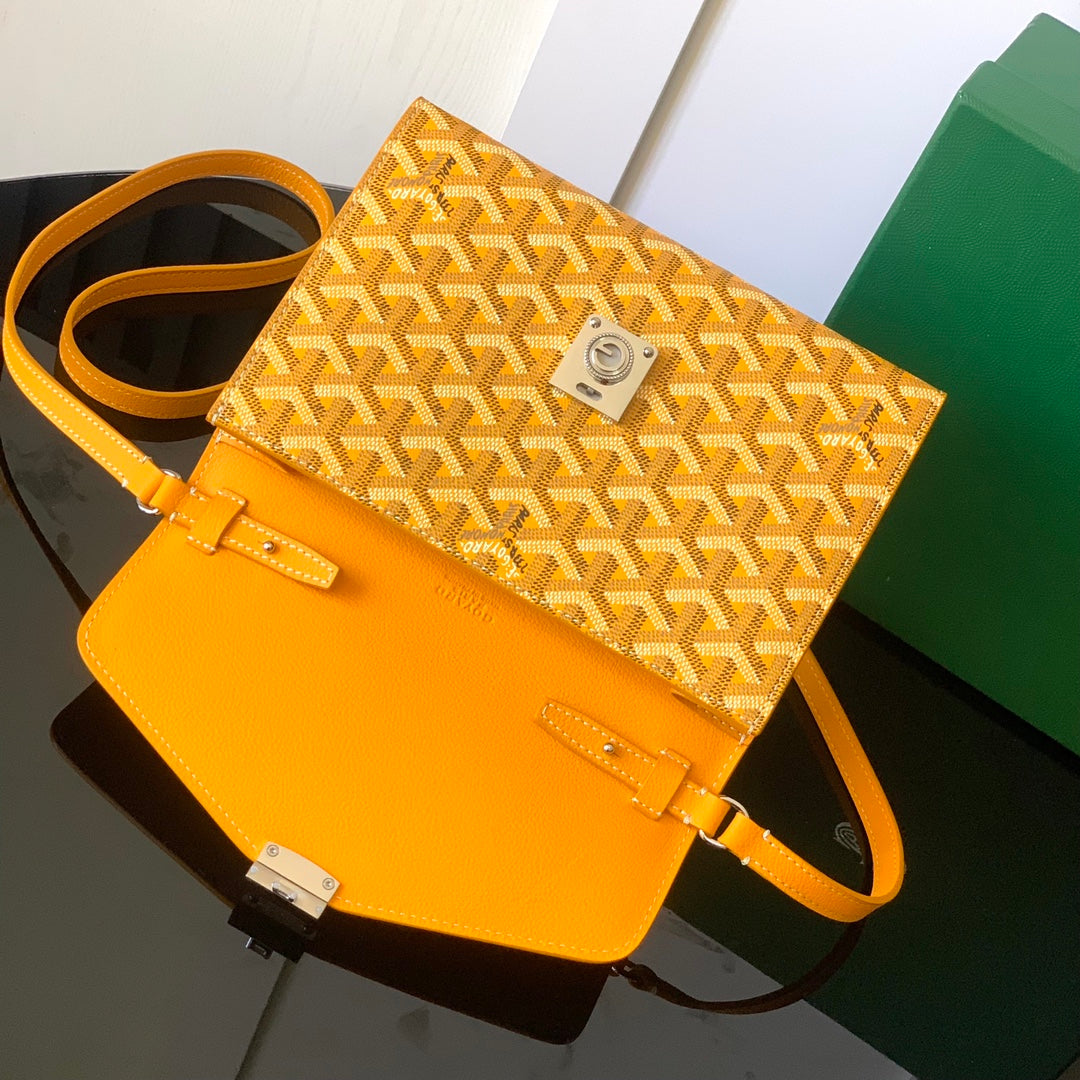CHYPRE WALLET-POUCH 21 IN YELLOW GOYARDINE CANVAS AND CALFSKIN