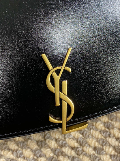 VOLTAIRE HALF-MOON SHOULDER BAG 24 IN BLACK CALFSKIN GOLD METALLIC