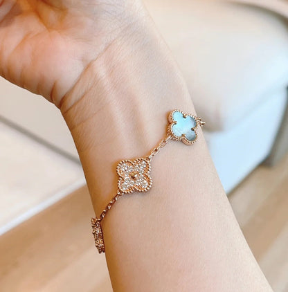 [AURORA]CLOVER 5 MOTIF GRAY MOP BRACELET COLLECTION