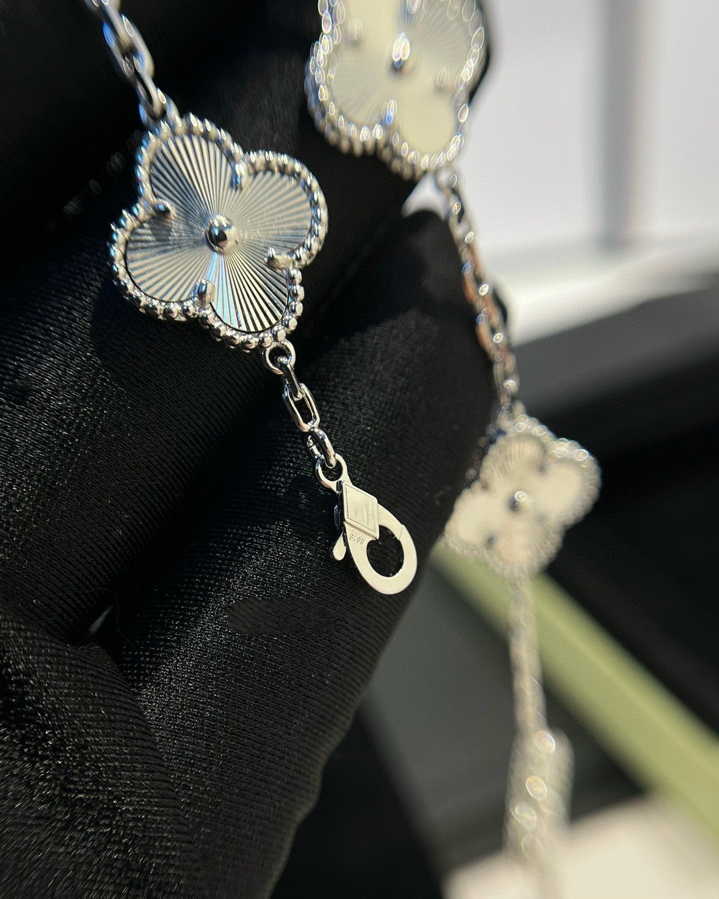 [AURORA] CLOVER 5 MOTIF LASER BRACELET COLLECTION